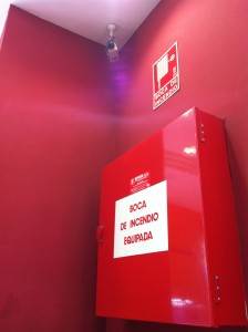Пожарный кран в Бургер Кинге, Барселона