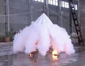 Тушение возгорания огнетушащим порошком с помощью порошкового модуля