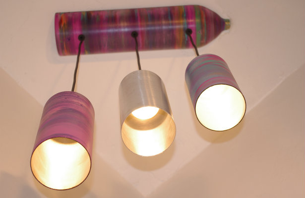 Люстра на три лампы. Дизайнер  Valentino Llegada (США)